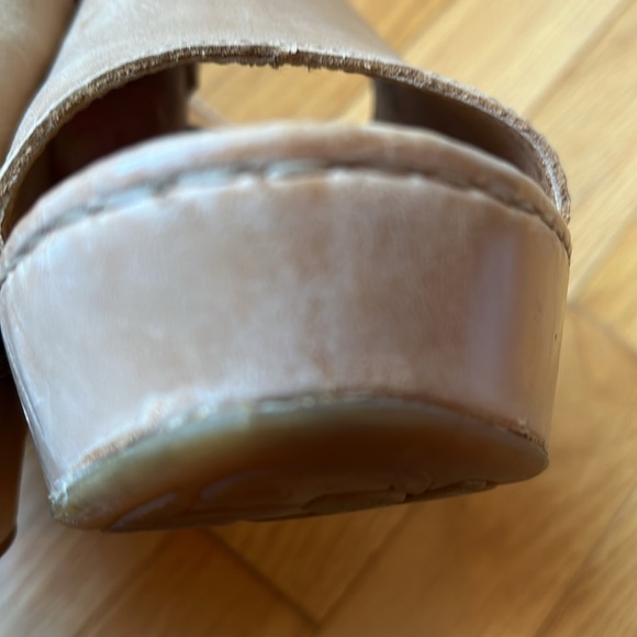 Born Open Toe Beige Wedge Sandals, Size 8 - Picture 6 of 8